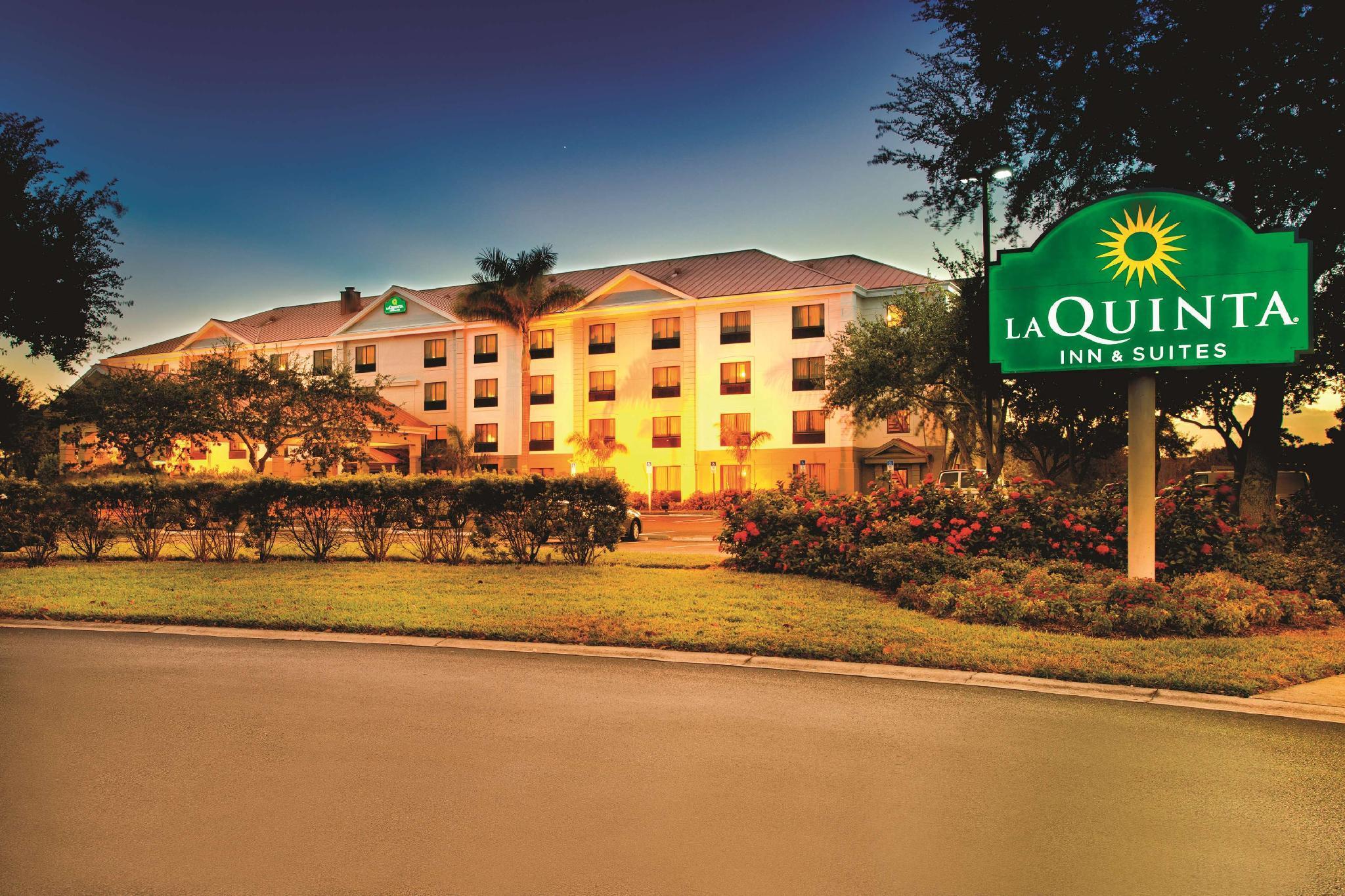 La Quinta By Wyndham Bonita Springs Naples North Hotel Екстериор снимка