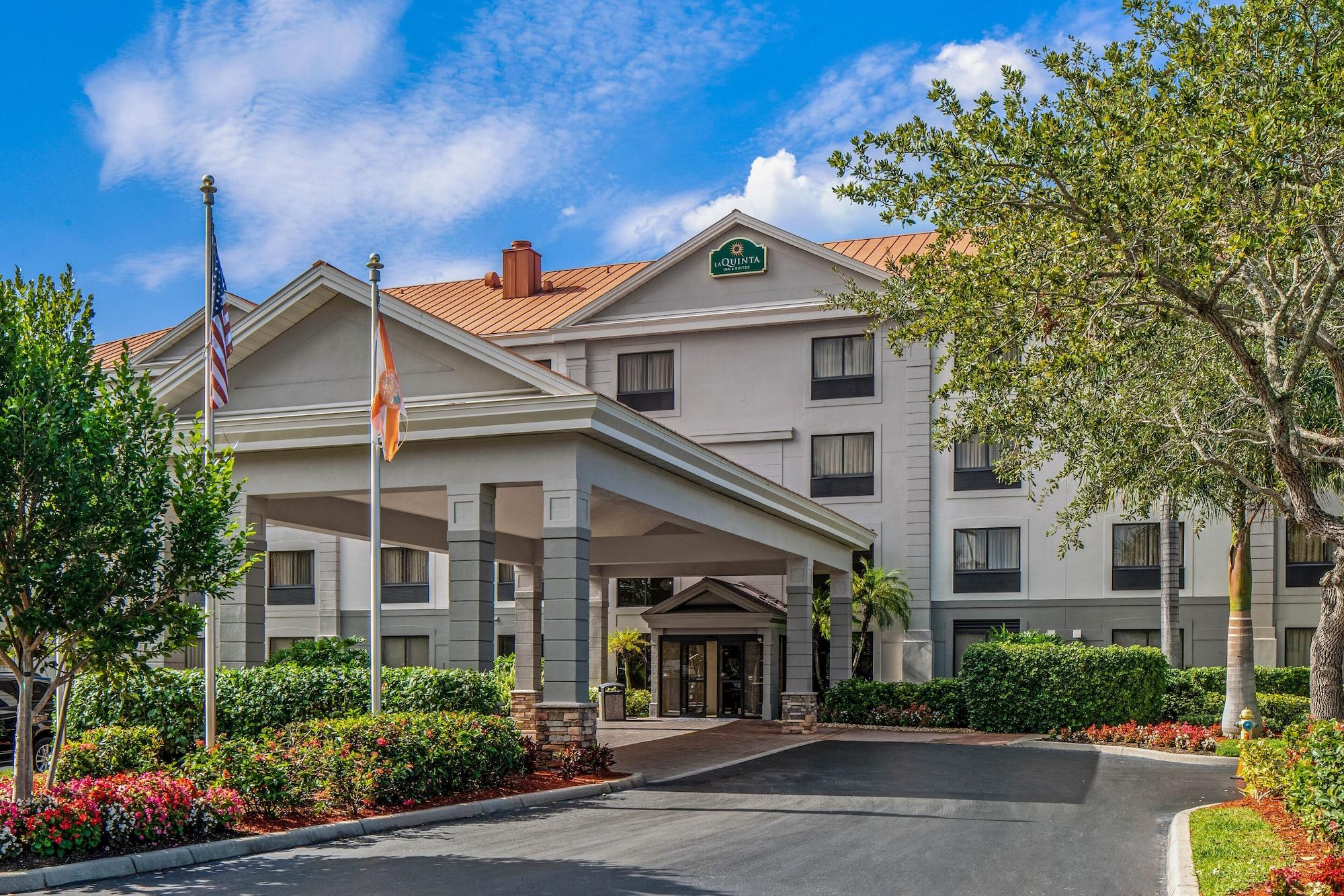 La Quinta By Wyndham Bonita Springs Naples North Hotel Екстериор снимка