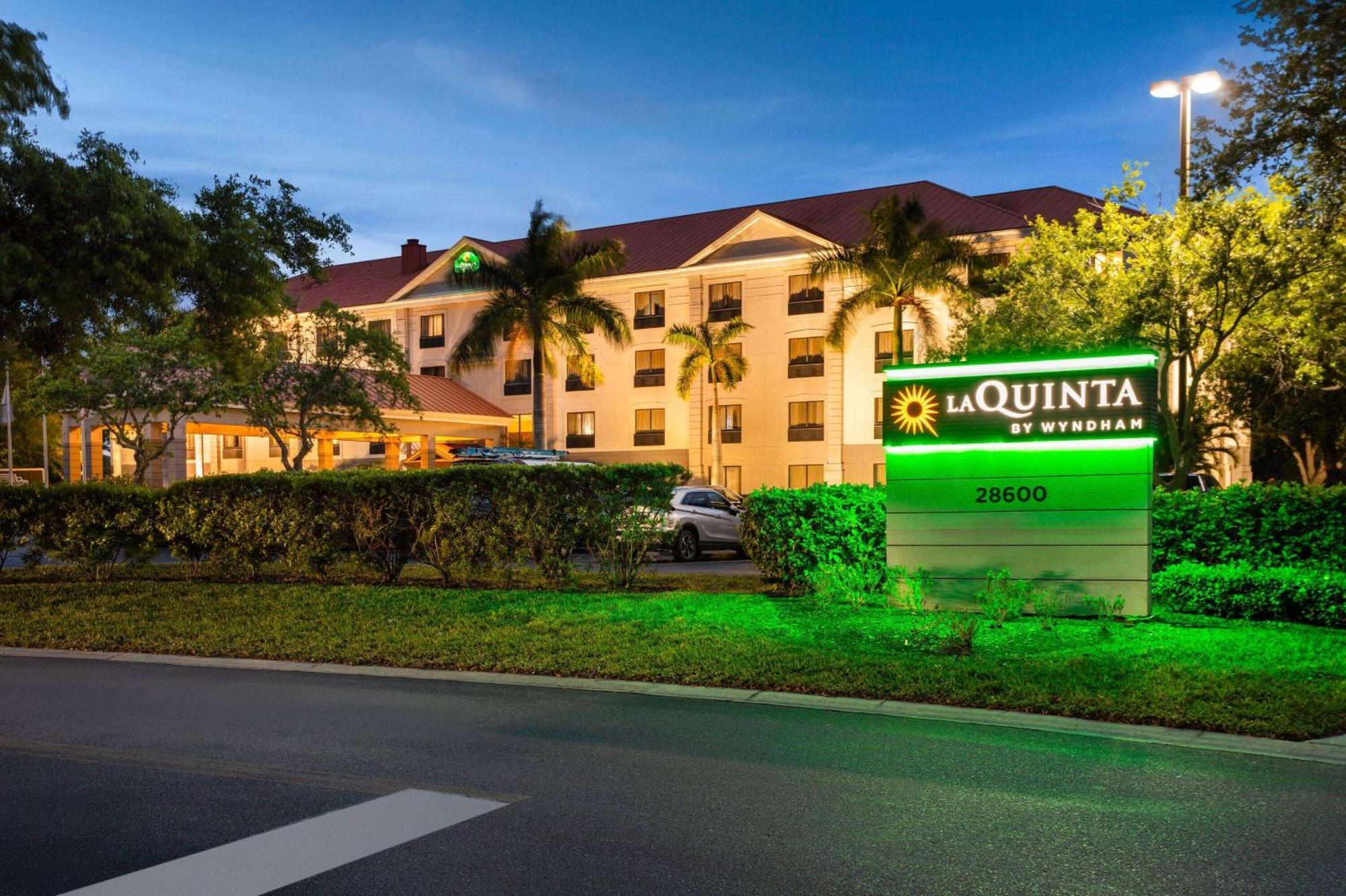 La Quinta By Wyndham Bonita Springs Naples North Hotel Екстериор снимка